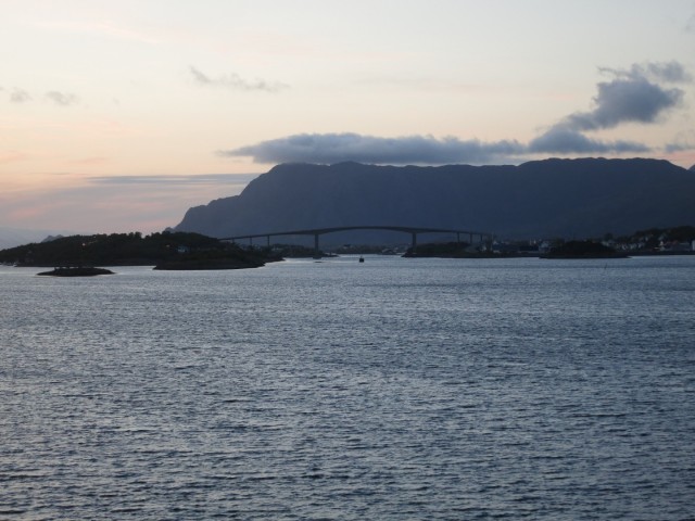 Hurtigruten_2015-06-20_00-35-1